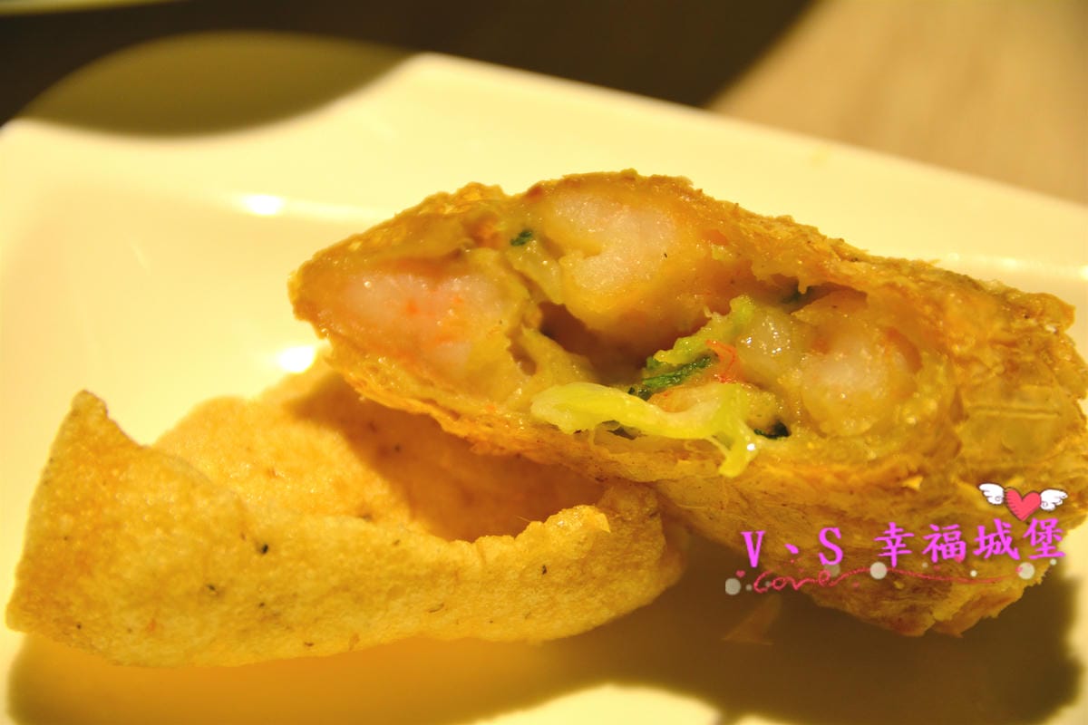 【板橋美食】板橋愛買 貍小籠港式點心 可愛的小黑芝麻包、小綠抹茶包正呼喚你,平價的港式點心,你一定不能錯過。。。。