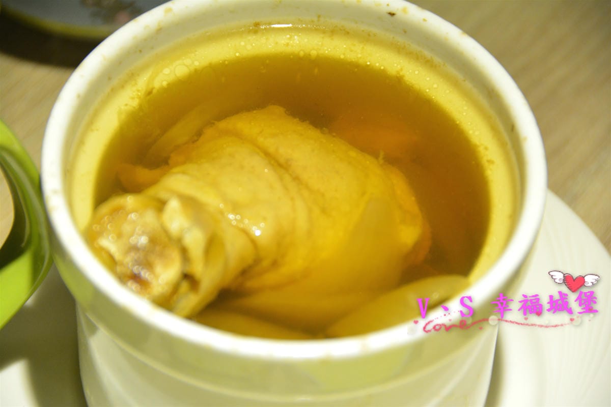 【板橋美食】板橋愛買 貍小籠港式點心 可愛的小黑芝麻包、小綠抹茶包正呼喚你,平價的港式點心,你一定不能錯過。。。。