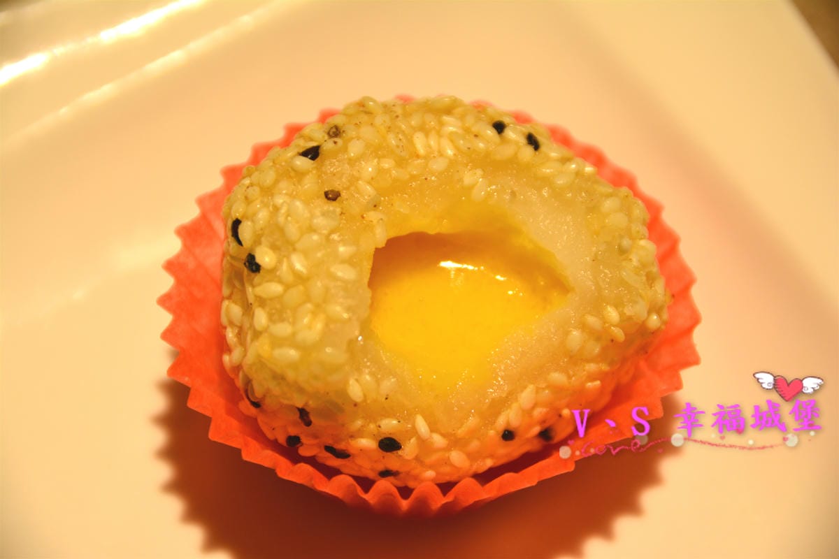 【板橋美食】板橋愛買 貍小籠港式點心 可愛的小黑芝麻包、小綠抹茶包正呼喚你,平價的港式點心,你一定不能錯過。。。。