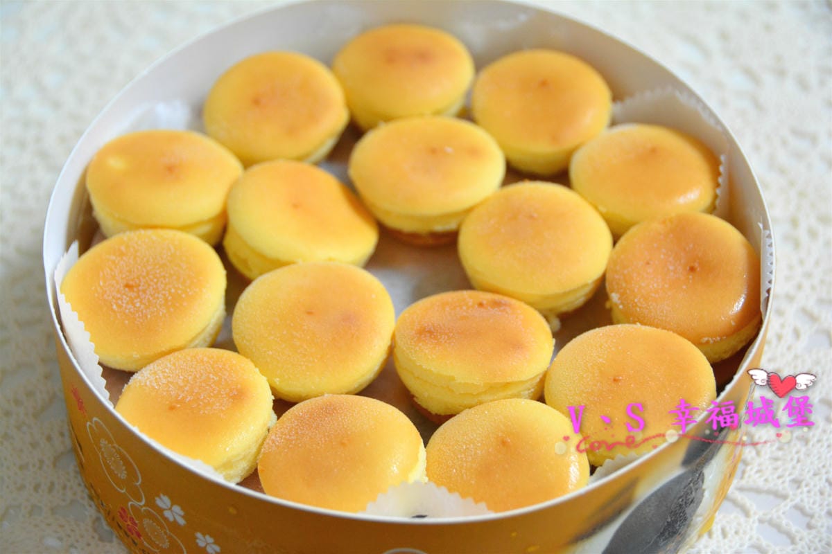 【宅配美食】大溪老街70年老店 杏芳食品 新品 真草莓乳酪球 經典原味乳酪球 ,一口一個讓你一不小心就吃完了