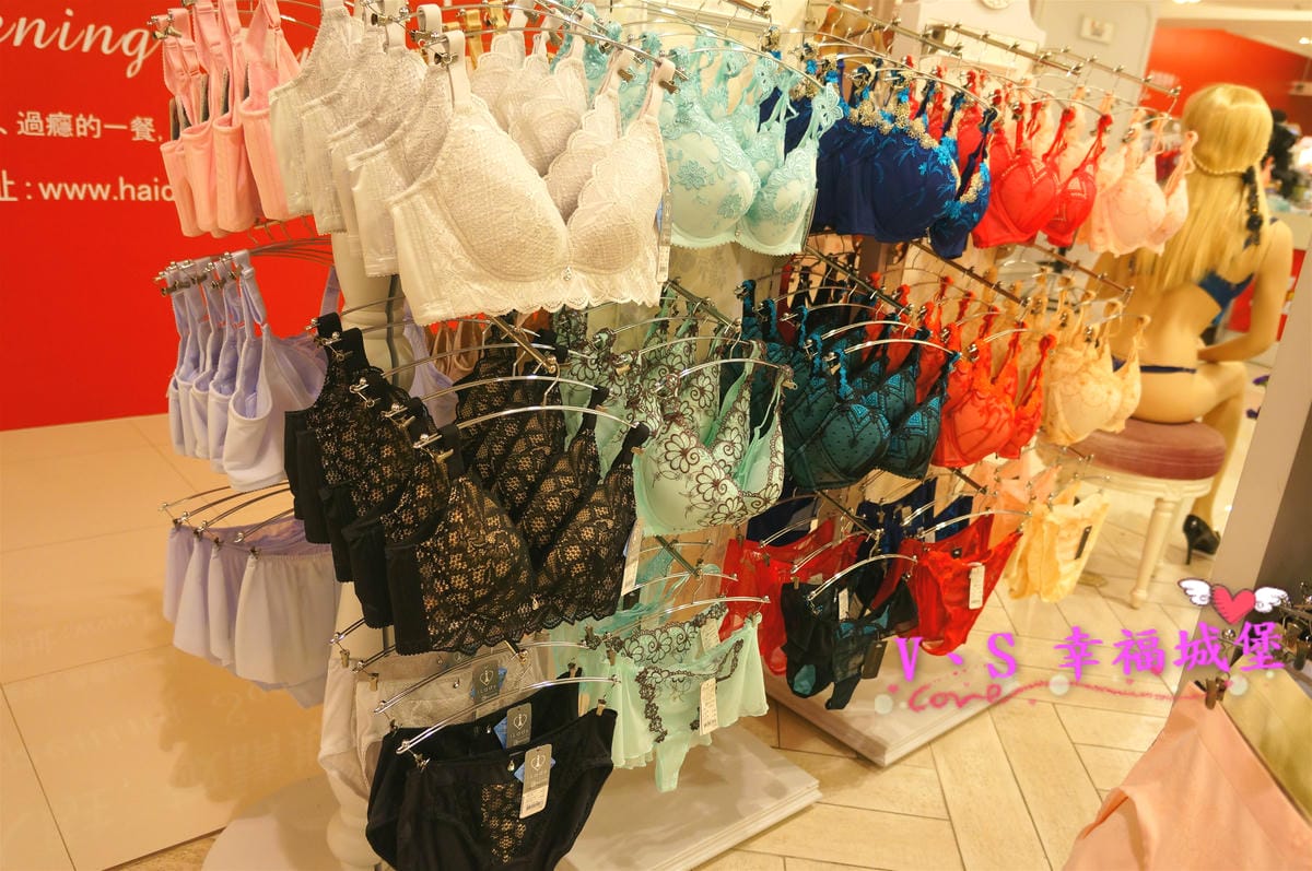 【精品內衣】Lady法式精品內衣 闇夜天使 無鋼圈調整型內衣 機能無鋼圈讓你舒服到忘記穿著它,透視效果讓你若隱若現性感爆表 - 第4張圖 【精品內衣】Lady法式精品內衣 闇夜天使 無鋼圈調整型內衣 機能無鋼圈讓你舒服到忘記穿著它,透視效果讓你若隱若現性感爆表