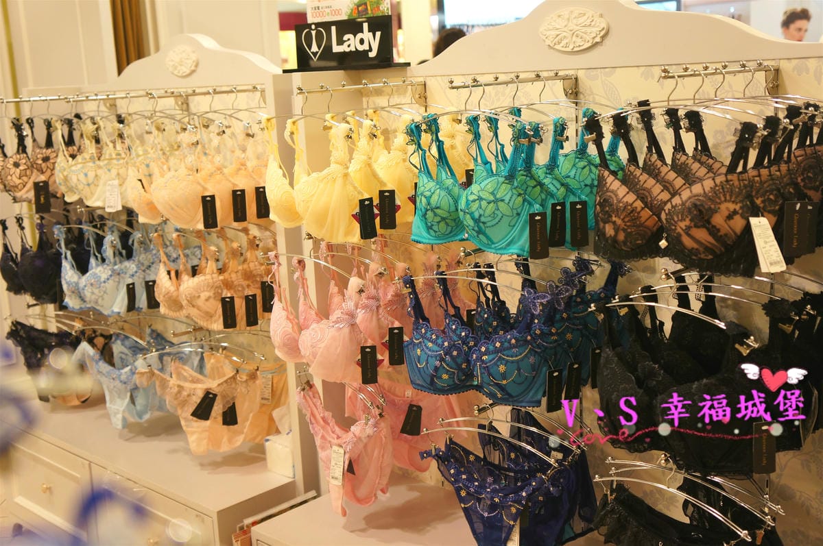 【精品內衣】Lady法式精品內衣 闇夜天使 無鋼圈調整型內衣 機能無鋼圈讓你舒服到忘記穿著它,透視效果讓你若隱若現性感爆表