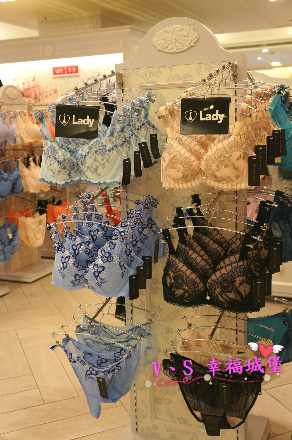 【精品內衣】Lady法式精品內衣 闇夜天使 無鋼圈調整型內衣 機能無鋼圈讓你舒服到忘記穿著它,透視效果讓你若隱若現性感爆表 - 第6張圖 【精品內衣】Lady法式精品內衣 闇夜天使 無鋼圈調整型內衣 機能無鋼圈讓你舒服到忘記穿著它,透視效果讓你若隱若現性感爆表