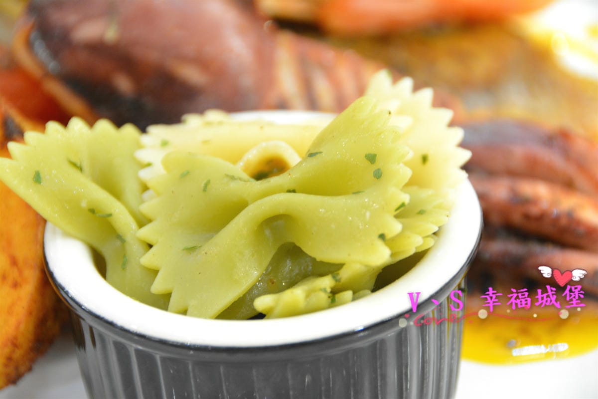 【新北美食】 板橋 跳舞香水親子餐廳 X 彩虹小馬 快閃主題餐廳 快來跟紫悅、柔柔….等可愛小馬當好朋友,讓你跟小孩一起變身宇宙公主