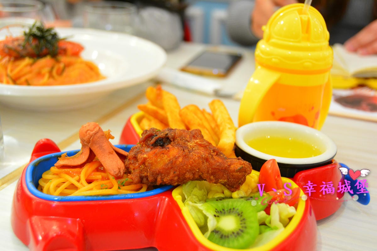 【新北美食】 板橋 跳舞香水親子餐廳 X 彩虹小馬 快閃主題餐廳 快來跟紫悅、柔柔….等可愛小馬當好朋友,讓你跟小孩一起變身宇宙公主