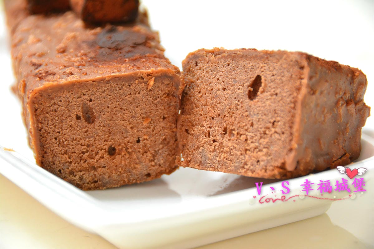 【宅配美食】七四甜創 原味生乳捲&榛果巧克力磅蛋糕 讓好吃甜點更親近你的生活裡,帶領你進入一場甜蜜蜜的氛圍裡,當彌月禮盒也很適合喔 !