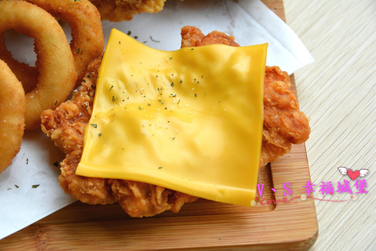 【板橋義大利麵】板橋民生公園旁 小伯爵義式料理 親民價格、舒適環境讓人不想上班,那就來個耍廢炸物拼盤,發發呆吧 !(已歇業) - 第21張圖 【板橋義大利麵】板橋民生公園旁 小伯爵義式料理 親民價格