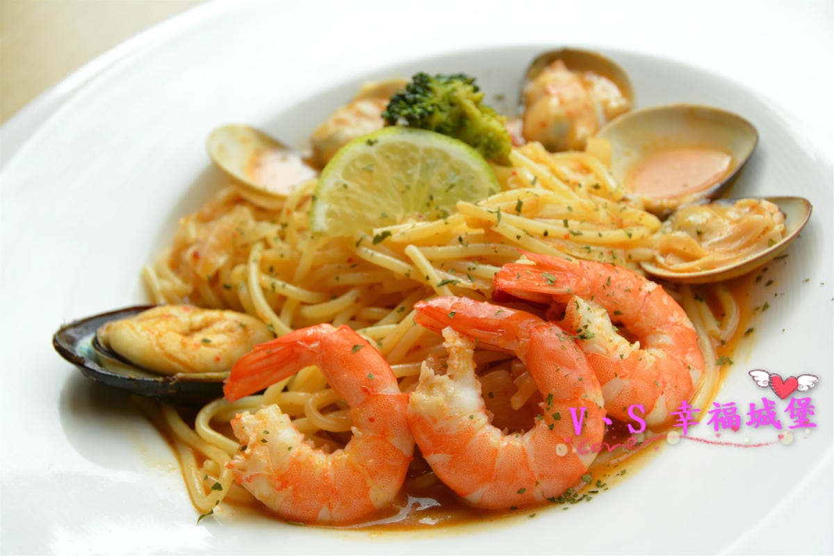 【板橋義大利麵】板橋民生公園旁 小伯爵義式料理 親民價格、舒適環境讓人不想上班,那就來個耍廢炸物拼盤,發發呆吧 !(已歇業) - 第18張圖 【板橋義大利麵】板橋民生公園旁 小伯爵義式料理 親民價格