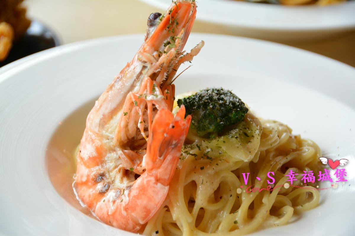 【板橋義大利麵】板橋民生公園旁 小伯爵義式料理 親民價格、舒適環境讓人不想上班,那就來個耍廢炸物拼盤,發發呆吧 !(已歇業) - 第15張圖 【板橋義大利麵】板橋民生公園旁 小伯爵義式料理 親民價格