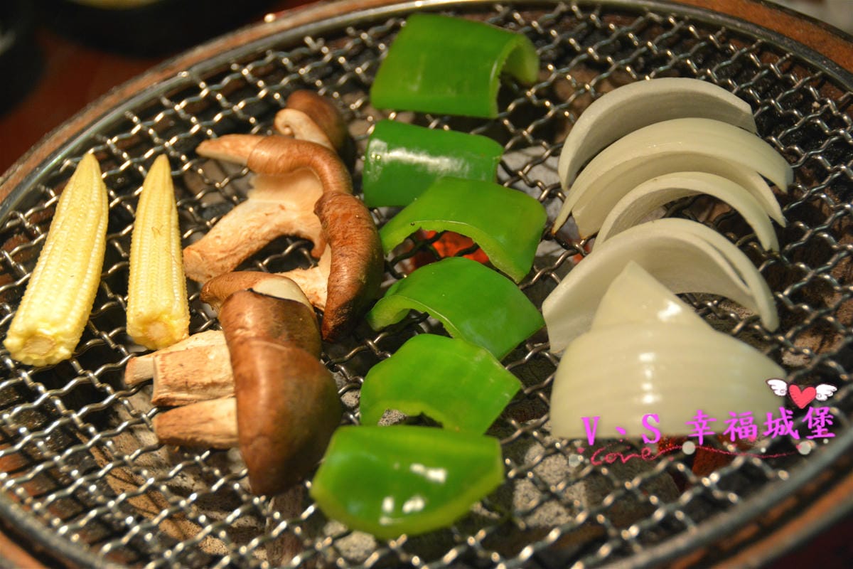 【內湖美食】老字號燒肉吃到飽 ” 肉匠燒肉 ” ,不分平假日統一價格,特製醬料、新鮮食材,讓你吃到飽、吃的開心,還有專屬停車場 - 第41張圖 【內湖美食】老字號燒肉吃到飽 ” 肉匠燒肉 ” ,不分平假日統一價格,特製醬料、新鮮食材,讓你吃到飽、吃的開心,還有專屬停車場