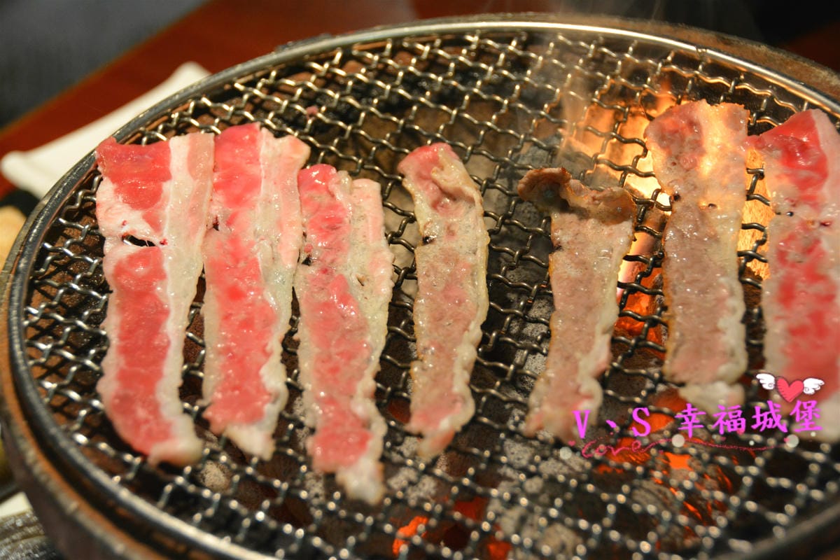 【內湖美食】老字號燒肉吃到飽 ” 肉匠燒肉 ” ,不分平假日統一價格,特製醬料、新鮮食材,讓你吃到飽、吃的開心,還有專屬停車場 - 第21張圖 【內湖美食】老字號燒肉吃到飽 ” 肉匠燒肉 ” ,不分平假日統一價格,特製醬料、新鮮食材,讓你吃到飽、吃的開心,還有專屬停車場