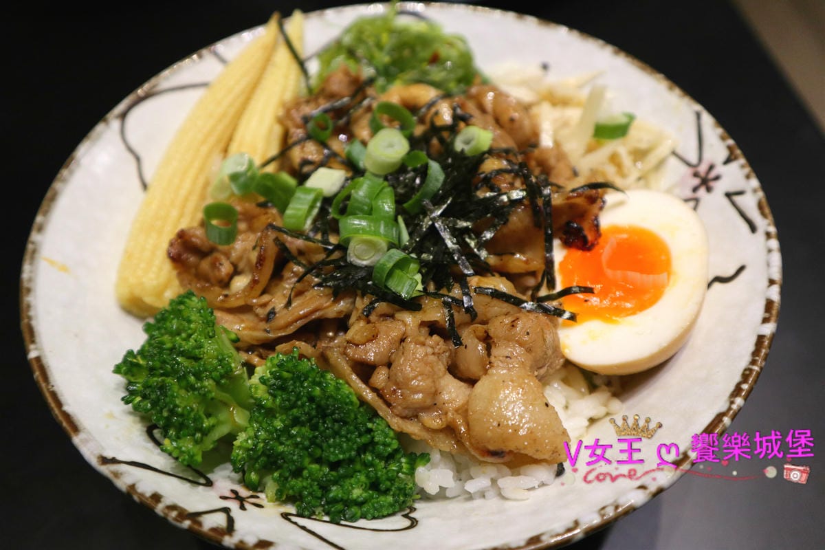 【新北美食】校園美食板橋丼飯 極幻燒肉丼飯 讓你花少少錢 【新北美食】校園美食板橋丼飯 極幻燒肉丼飯 讓你花少少錢