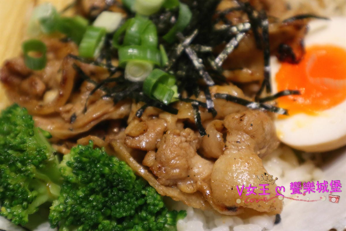 【新北美食】校園美食板橋丼飯 極幻燒肉丼飯 讓你花少少錢