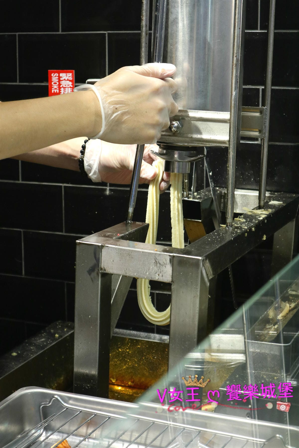 【台中逢甲飲品】逢甲夜市 歡樂星商圈 戀愛吧 超美漸層