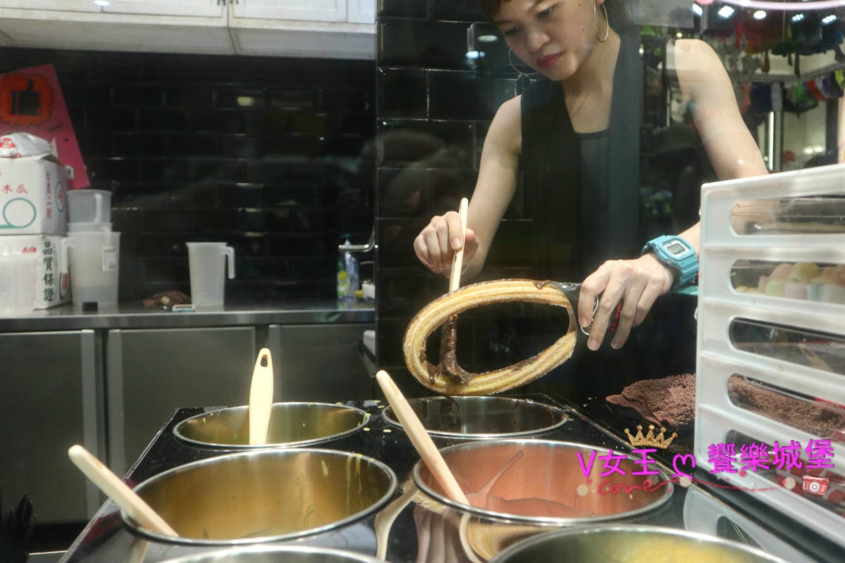 【台中逢甲飲品】逢甲夜市 歡樂星商圈 戀愛吧 超美漸層