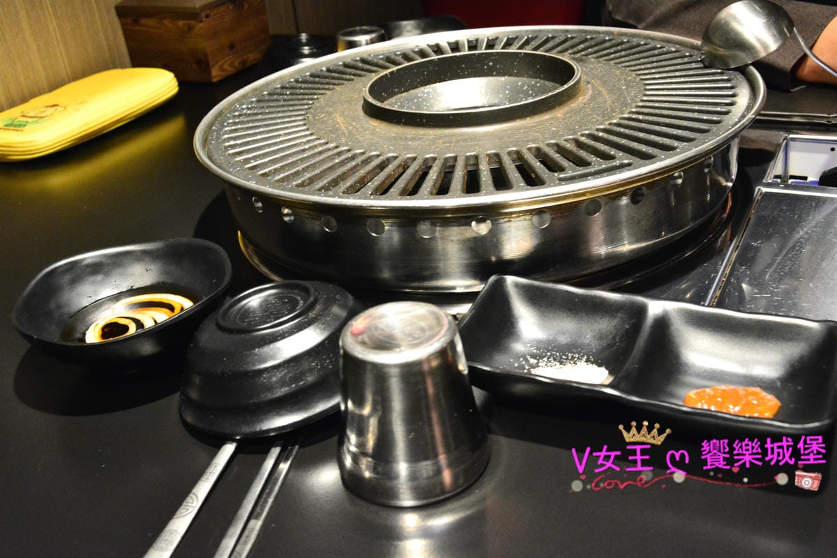 【食。東區】忠孝敦化 韓式烤肉終結王 韓國小菜無限量供應