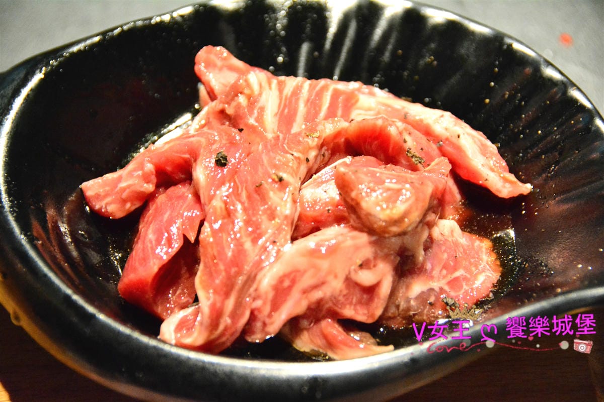 【食。東區】忠孝敦化 韓式烤肉終結王 韓國小菜無限量供應