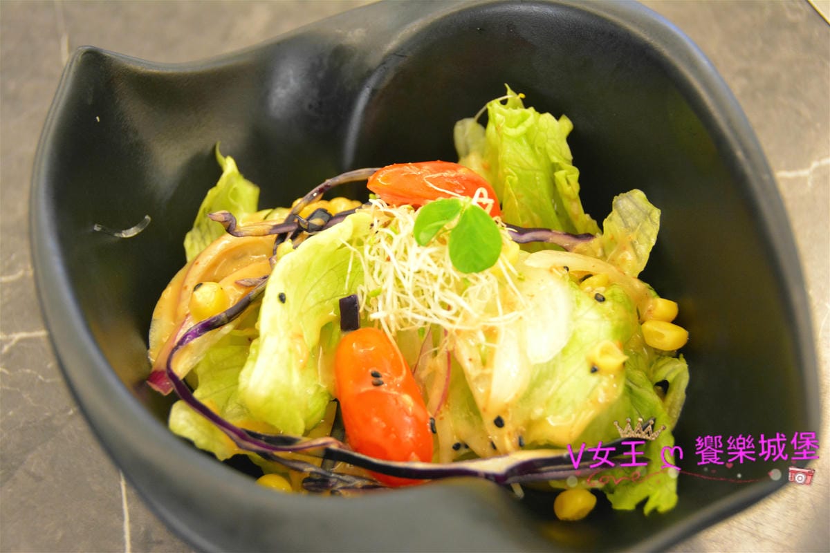 【食。板橋】原月日式頂級帝王蟹燒烤吃到飽 帝王蟹、生魚片 【食。板橋】原月日式頂級帝王蟹燒烤吃到飽 帝王蟹、生魚片