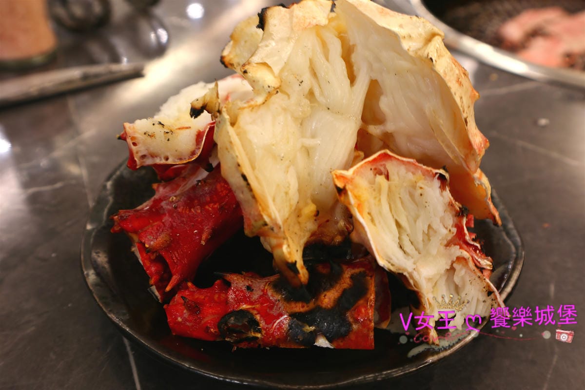 【食。板橋】原月日式頂級帝王蟹燒烤吃到飽 帝王蟹、生魚片 【食。板橋】原月日式頂級帝王蟹燒烤吃到飽 帝王蟹、生魚片