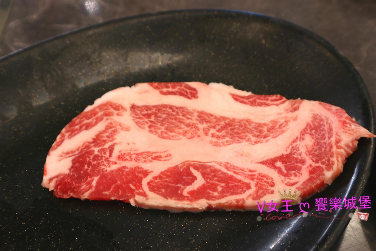 【食。板橋】原月日式頂級帝王蟹燒烤吃到飽 帝王蟹、生魚片