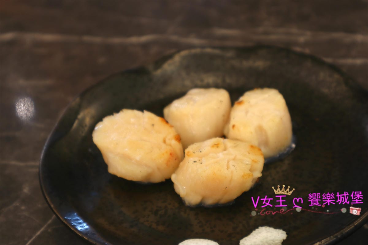 【食。板橋】原月日式頂級帝王蟹燒烤吃到飽 帝王蟹、生魚片 【食。板橋】原月日式頂級帝王蟹燒烤吃到飽 帝王蟹、生魚片