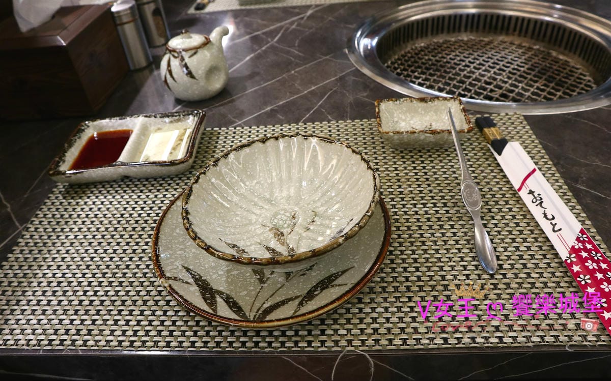 【食。板橋】原月日式頂級帝王蟹燒烤吃到飽 帝王蟹、生魚片 【食。板橋】原月日式頂級帝王蟹燒烤吃到飽 帝王蟹、生魚片