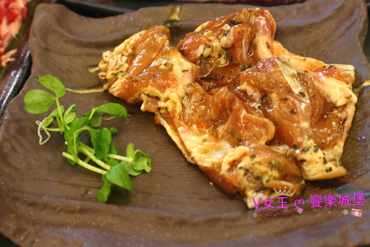 【食。板橋】原月日式頂級帝王蟹燒烤吃到飽 帝王蟹、生魚片 【食。板橋】原月日式頂級帝王蟹燒烤吃到飽 帝王蟹、生魚片