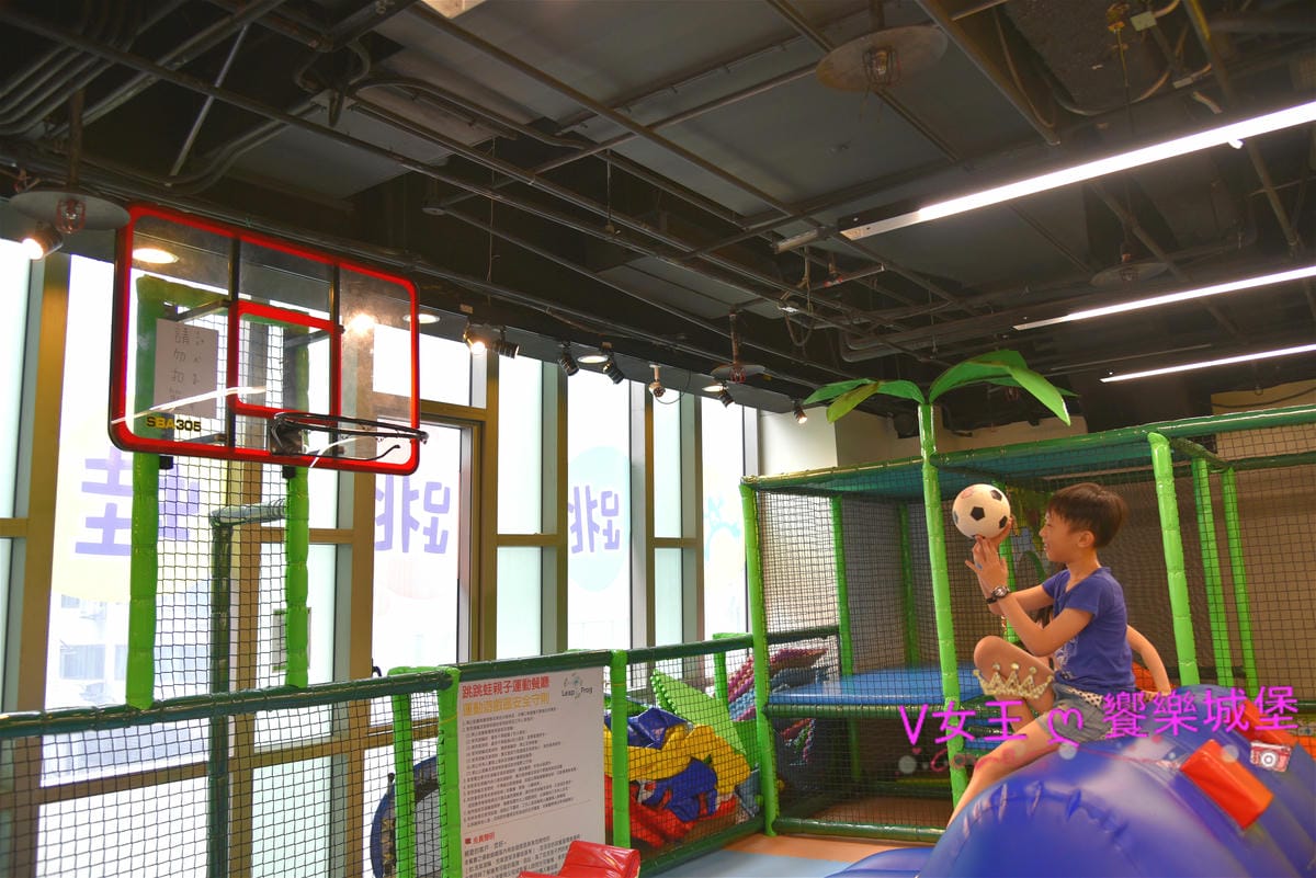 【台北松山區親子餐廳】 跳跳蛙親子運動餐廳 搬家後二訪,