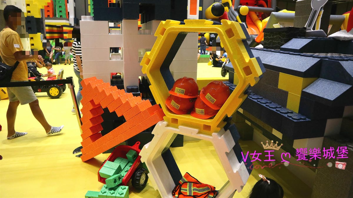 【親子室內樂園】Kid’s建築樂園 – 共築童樂館 全台最大積木樂園、八大區域盡情體驗、大型造型氣墊設施讓小孩玩到忘我,只到9/2不可錯過喔 !