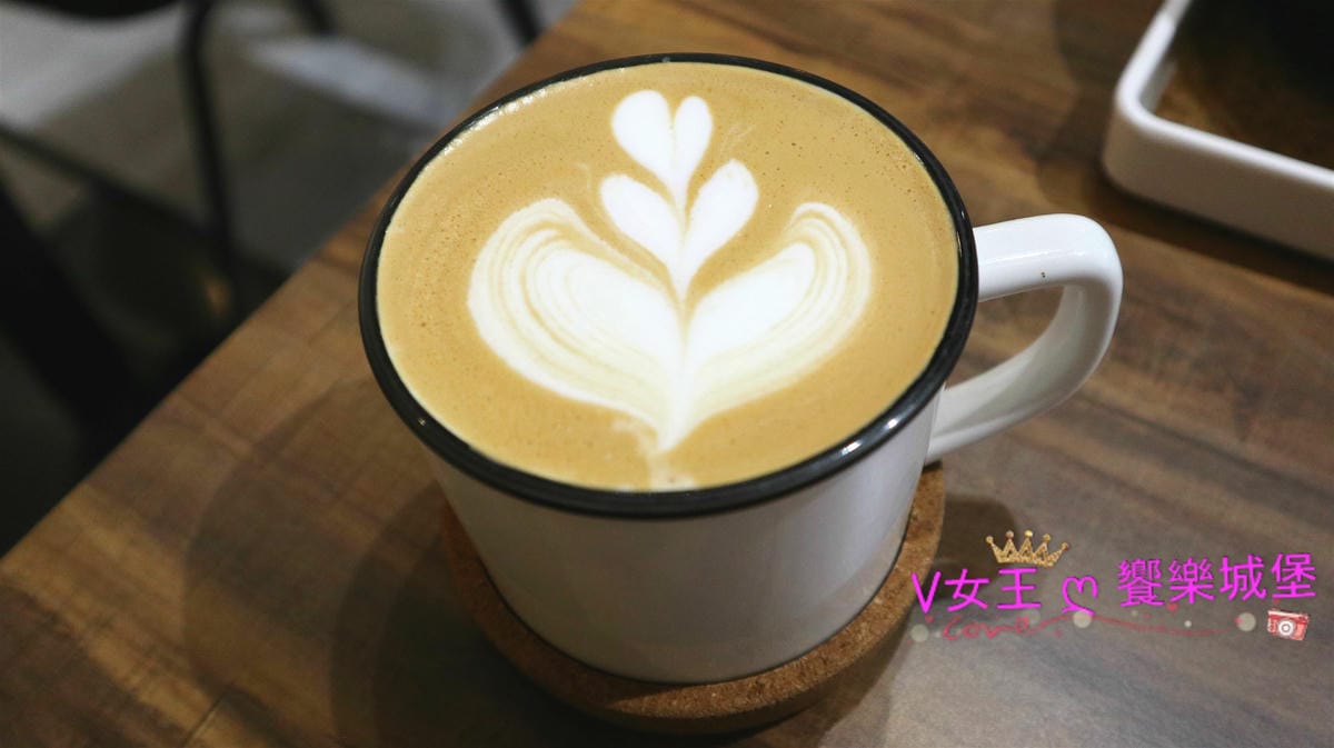 【台北信義安和美食】璐露野生活 LULUYELIFE CAFÉ 野餐餐廳 誰說不能在室內野餐,華麗的雙人派對野餐桌,跟姊妹享受不被風吹日曬的野餐日
