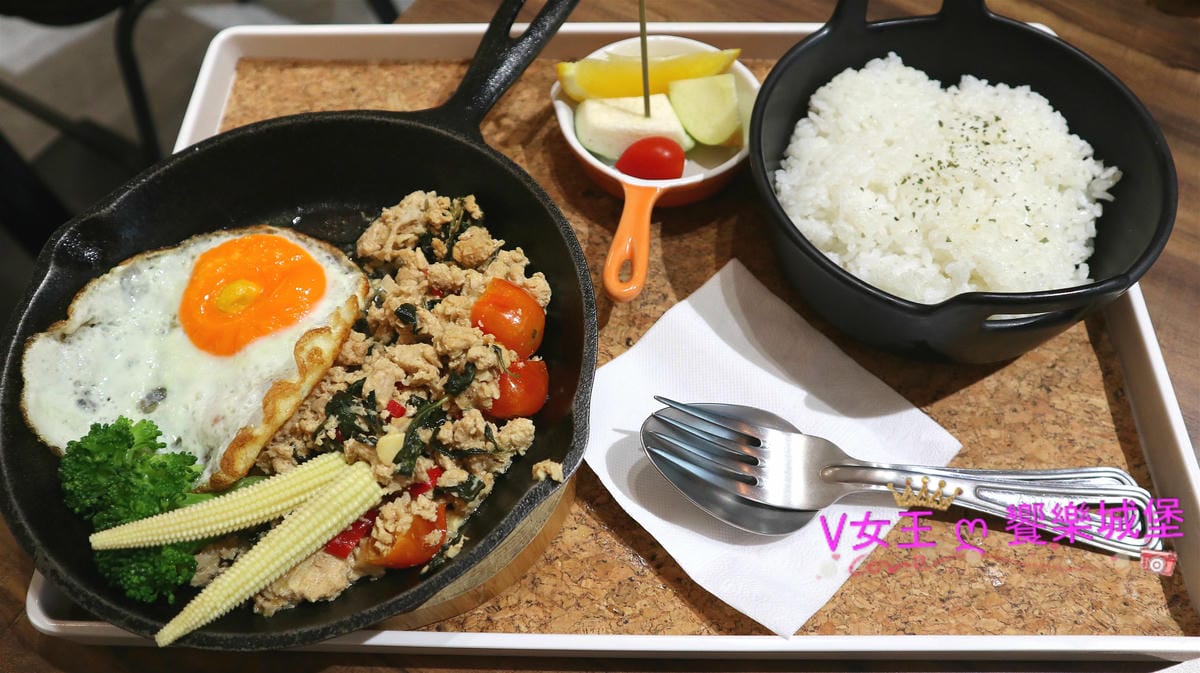 【台北信義安和美食】璐露野生活 LULUYELIFE CAFÉ 野餐餐廳 誰說不能在室內野餐,華麗的雙人派對野餐桌,跟姊妹享受不被風吹日曬的野餐日