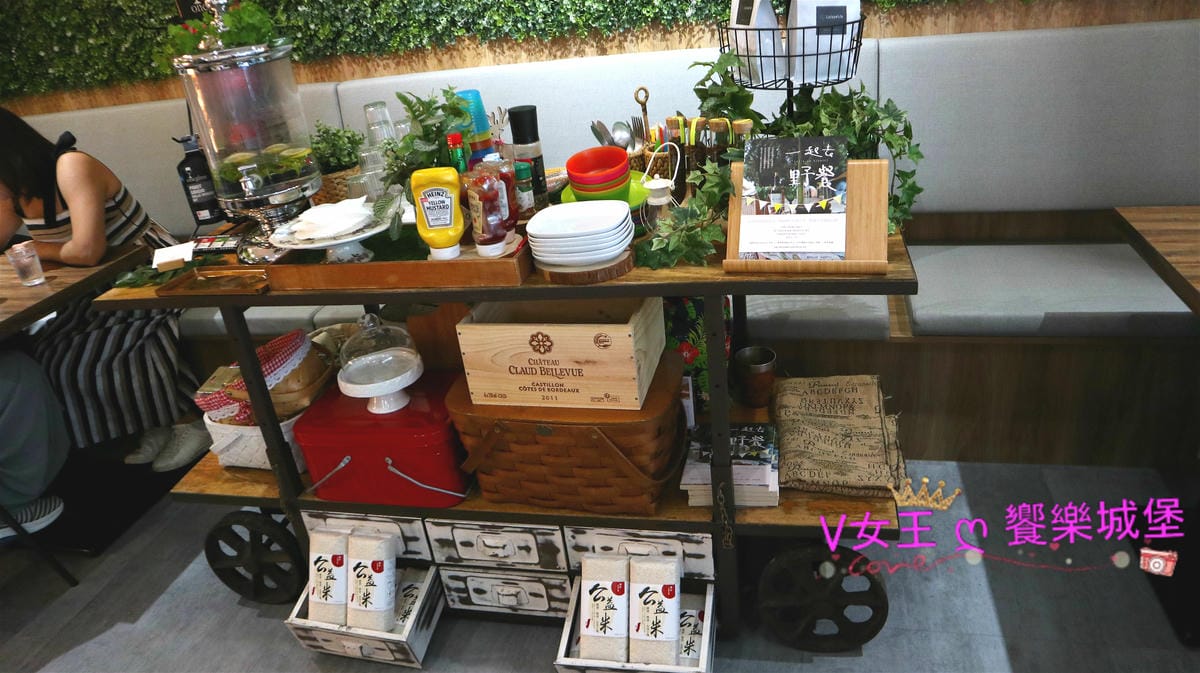 【台北信義安和美食】璐露野生活 LULUYELIFE CAFÉ 野餐餐廳 誰說不能在室內野餐,華麗的雙人派對野餐桌,跟姊妹享受不被風吹日曬的野餐日