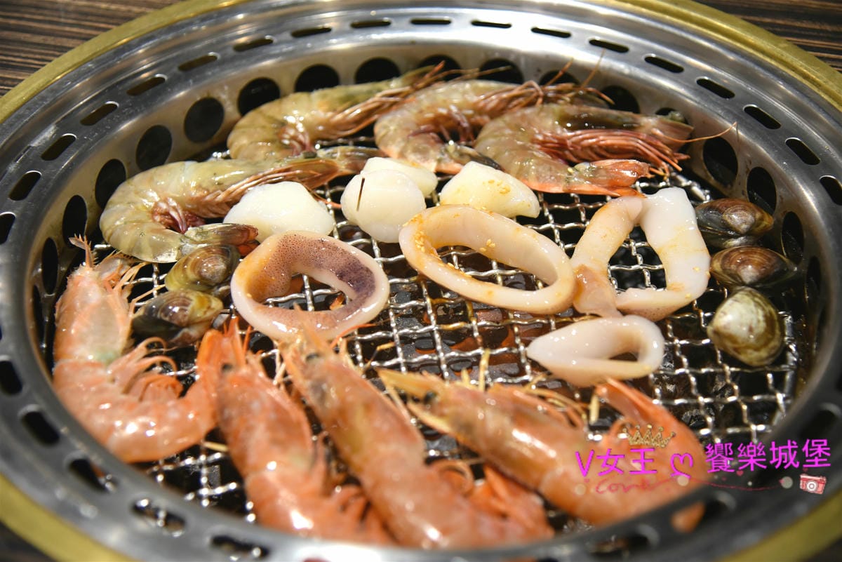 【新北樹林燒烤吃到飽】好客燒烤 樹林秀泰店 寬敞環境、豐