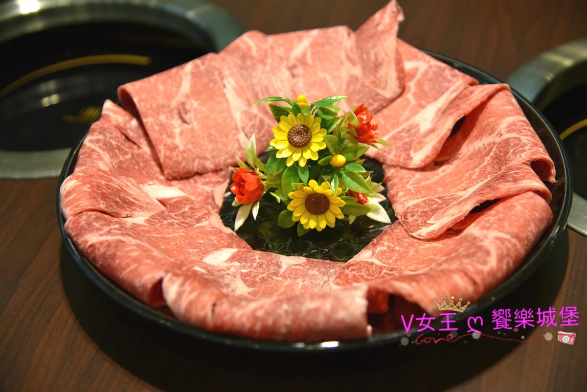 【板橋後站美食】化饈火鍋《原肉、海鮮、時蔬 專賣》來喔,快 【板橋後站美食】化饈火鍋《原肉、海鮮、時蔬 專賣》來喔,快