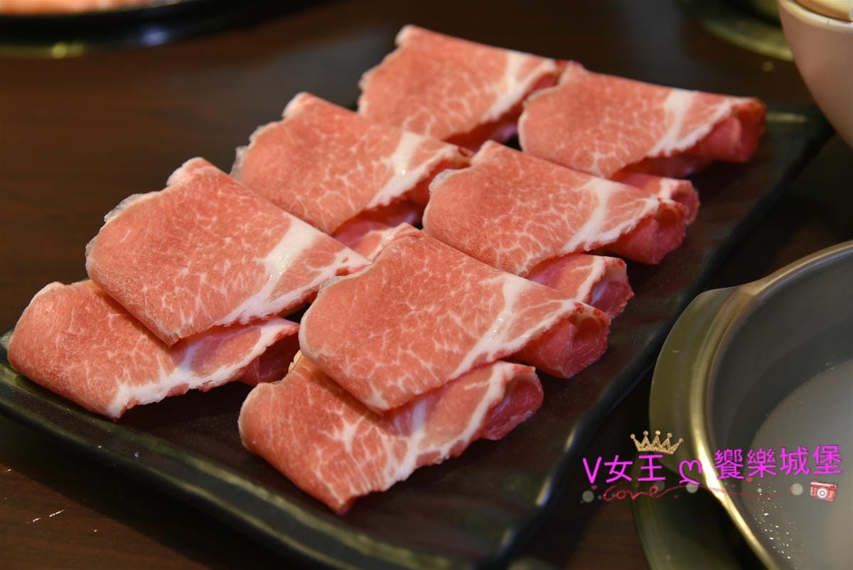 【板橋後站美食】化饈火鍋《原肉、海鮮、時蔬 專賣》來喔,快