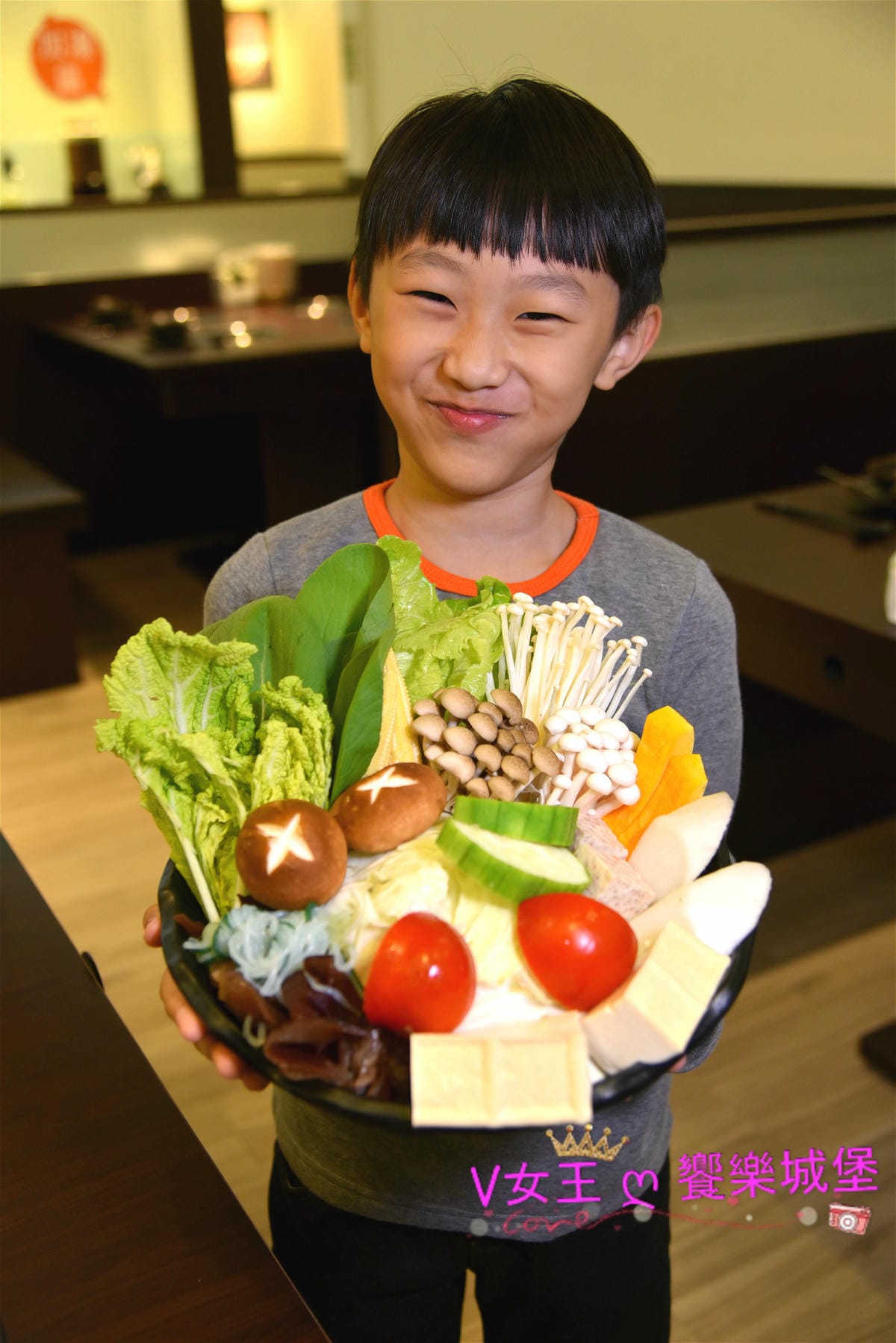 【板橋後站美食】化饈火鍋《原肉、海鮮、時蔬 專賣》來喔,快 【板橋後站美食】化饈火鍋《原肉、海鮮、時蔬 專賣》來喔,快