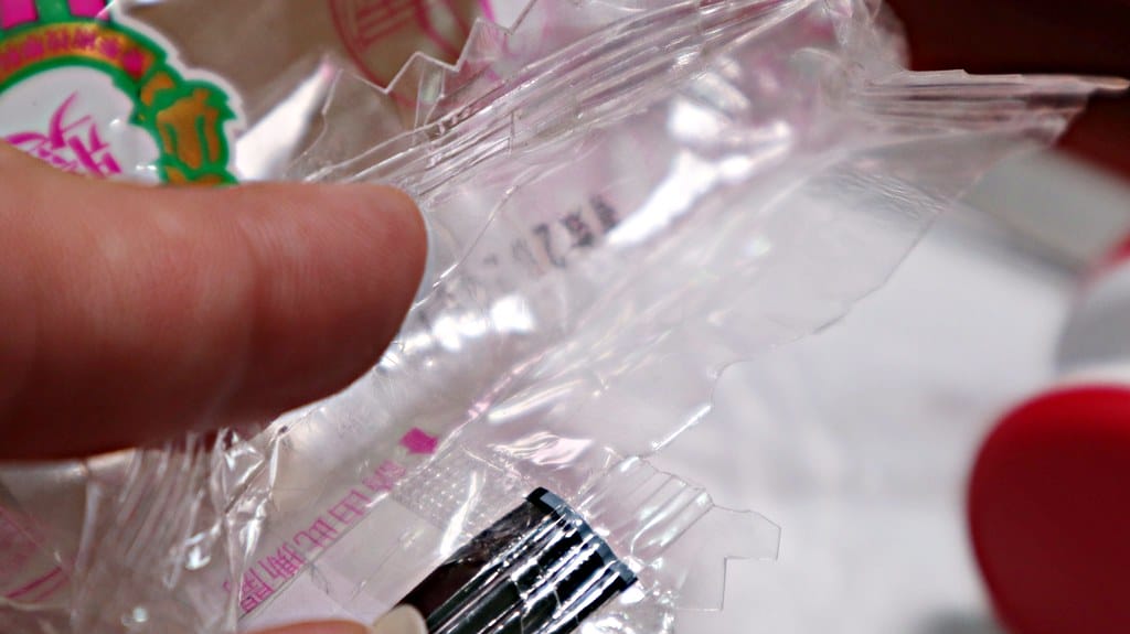 【生活用品】摩肯 電池型掌上型封口機 可愛迷你封口機,再也不怕吃不完的東西不好封存,保鮮、密封、收納、防潮、防塵,一次滿足5種需求,攜帶方便、不佔空間 ! - 第9張圖 IMG_8843 -1