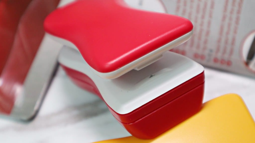 【生活用品】摩肯 電池型掌上型封口機 可愛迷你封口機,再也不怕吃不完的東西不好封存,保鮮、密封、收納、防潮、防塵,一次滿足5種需求,攜帶方便、不佔空間 ! - 第10張圖 IMG_8838 -1