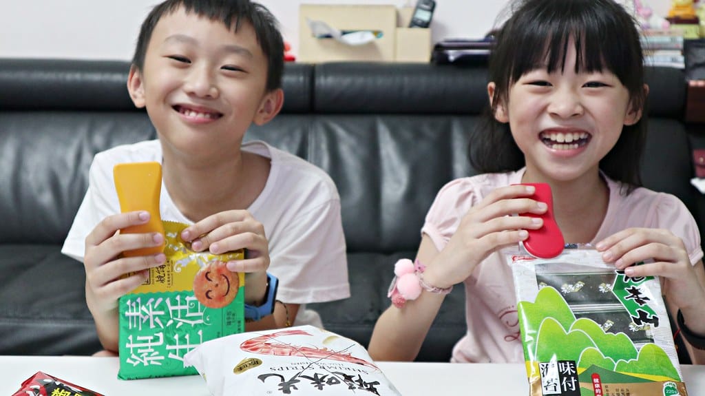 【生活用品】摩肯 電池型掌上型封口機 可愛迷你封口機,再也不怕吃不完的東西不好封存,保鮮、密封、收納、防潮、防塵,一次滿足5種需求,攜帶方便、不佔空間 ! - 第12張圖 IMG_8920 -1