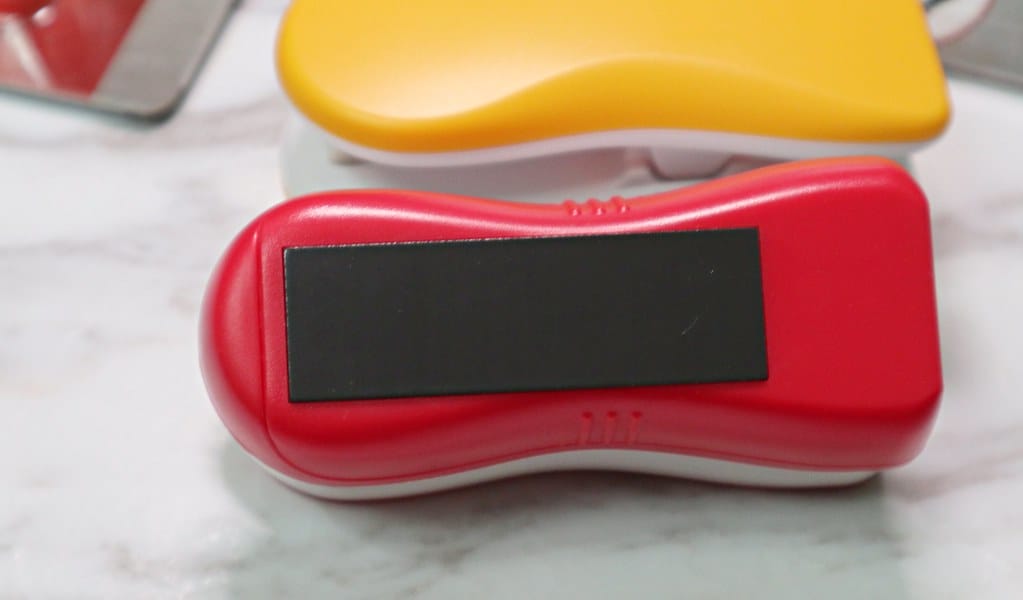 【生活用品】摩肯 電池型掌上型封口機 可愛迷你封口機,再也不怕吃不完的東西不好封存,保鮮、密封、收納、防潮、防塵,一次滿足5種需求,攜帶方便、不佔空間 ! - 第5張圖 IMG_8839 -1