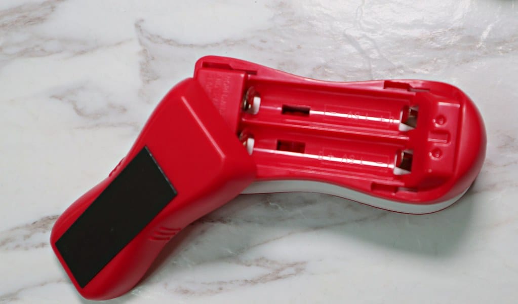 【生活用品】摩肯 電池型掌上型封口機 可愛迷你封口機,再也不怕吃不完的東西不好封存,保鮮、密封、收納、防潮、防塵,一次滿足5種需求,攜帶方便、不佔空間 ! - 第6張圖 IMG_8840 -1