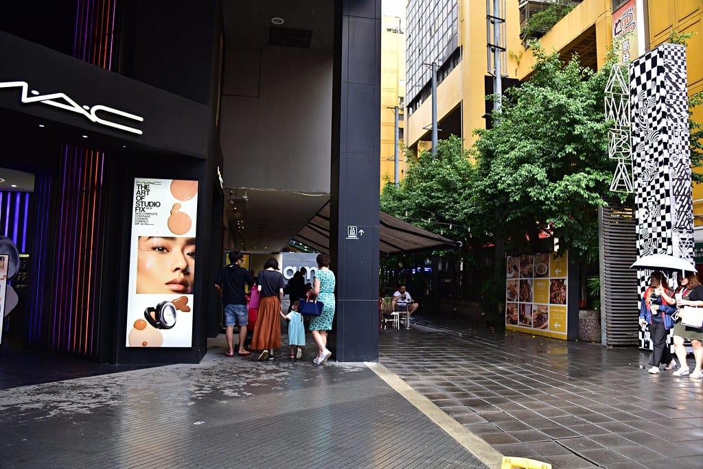 【西門町美食】台北 西門町意舍酒店「吃吧chiba」 巔覆傳統飯店華麗餐飲,加入街頭藝人隨性風格,創造出隨性、自在、慵懶 的用餐空間 - 第3張圖 DSC_8619 -1