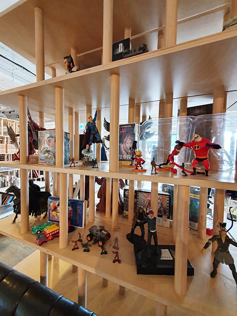 【西門町美食】台北 西門町意舍酒店「吃吧chiba」 巔覆傳統飯店華麗餐飲,加入街頭藝人隨性風格,創造出隨性、自在、慵懶 的用餐空間 - 第23張圖 20190929_134418 -1