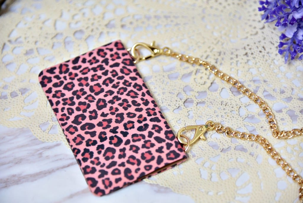 【好物分享】ekax A咖達人 手機隨行時尚鏈包 讓手機也是穿搭的一部分,時尚鏈包讓我不用擔心手機飛出去,還可以當手機錢包,讓你輕鬆時尚出門。。 - 第8張圖 DSC_9169 -1