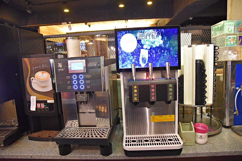 【西門町吃到飽推薦】 天外天精緻火鍋 昆明店 賓士鍋一次給你三種想要的湯頭、9種肉品、哈根達斯、詩莊堡蘋果酒 無限飲用任你暢飲,台北宵夜美食、台北宵夜火鍋推薦。。 - 第18張圖 DSC_0674 -1