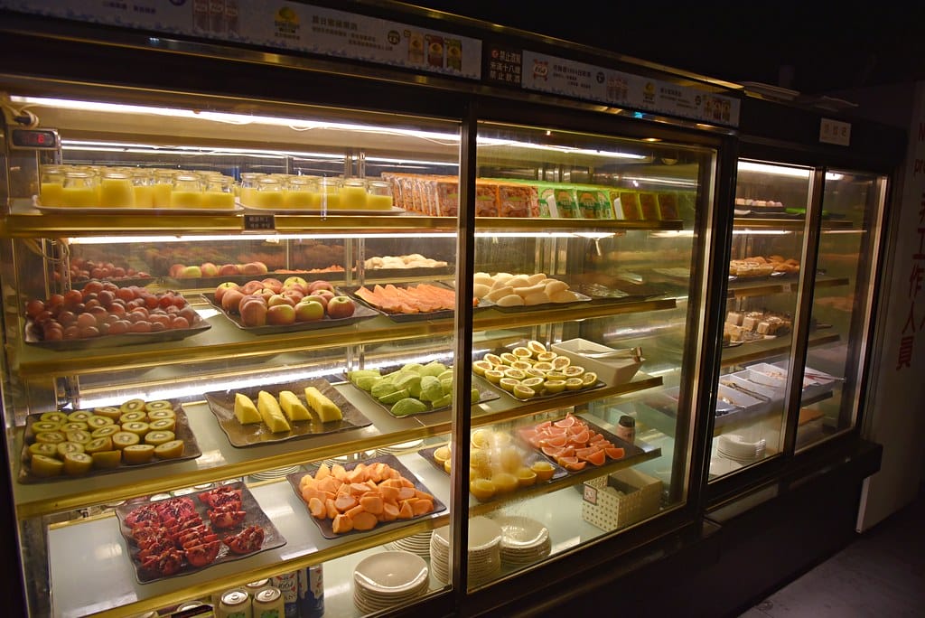 【西門町吃到飽推薦】 天外天精緻火鍋 昆明店 賓士鍋一次給你三種想要的湯頭、9種肉品、哈根達斯、詩莊堡蘋果酒 無限飲用任你暢飲,台北宵夜美食、台北宵夜火鍋推薦。。 - 第22張圖 DSC_0667 -1