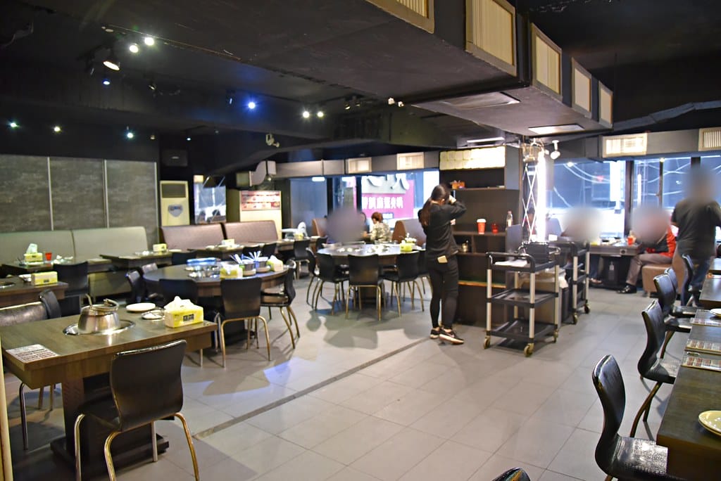 【西門町吃到飽推薦】 天外天精緻火鍋 昆明店 賓士鍋一次給你三種想要的湯頭、9種肉品、哈根達斯、詩莊堡蘋果酒 無限飲用任你暢飲,台北宵夜美食、台北宵夜火鍋推薦。。 - 第6張圖 DSC_0693 -1