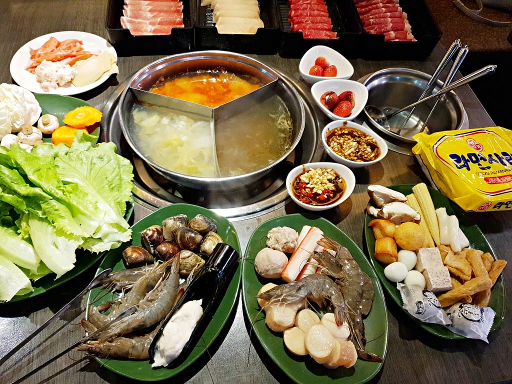 【西門町吃到飽推薦】 天外天精緻火鍋 昆明店 賓士鍋一次給你三種想要的湯頭、9種肉品、哈根達斯、詩莊堡蘋果酒 無限飲用任你暢飲,台北宵夜美食、台北宵夜火鍋推薦。。 - 第33張圖 20191222_125738 -1