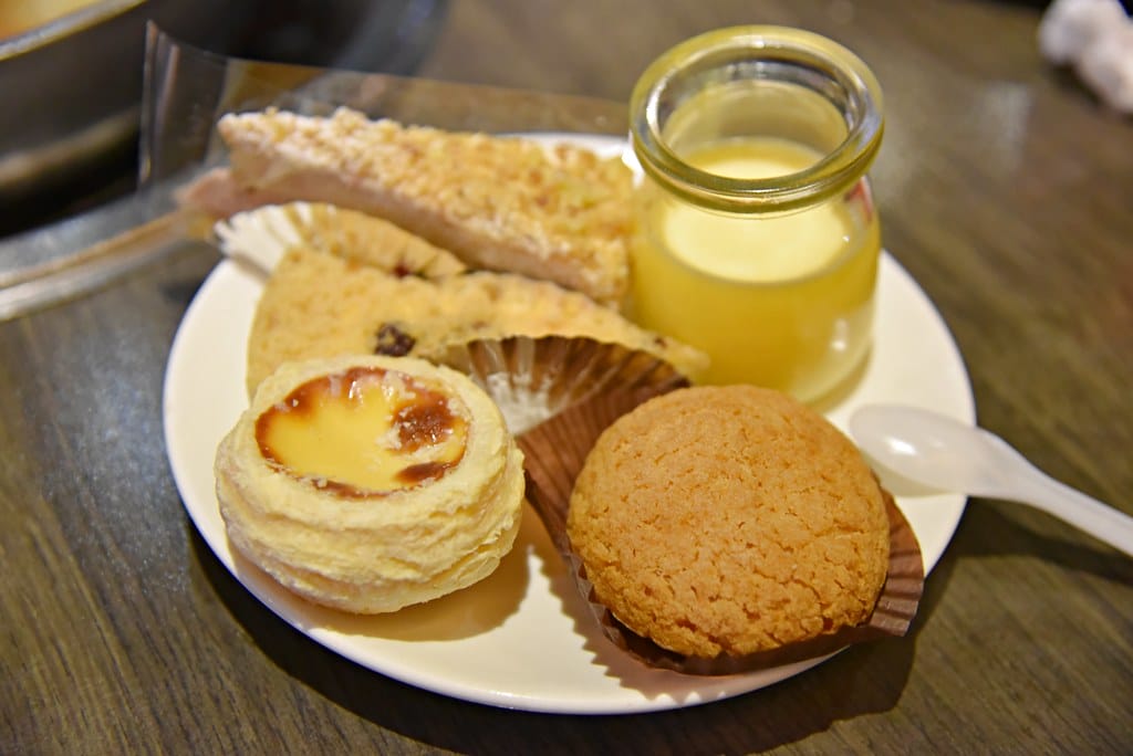 【西門町吃到飽推薦】 天外天精緻火鍋 昆明店 賓士鍋一次給你三種想要的湯頭、9種肉品、哈根達斯、詩莊堡蘋果酒 無限飲用任你暢飲,台北宵夜美食、台北宵夜火鍋推薦。。 - 第37張圖 DSC_0715 -1