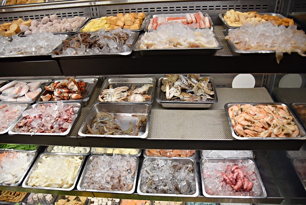 【西門町吃到飽推薦】 天外天精緻火鍋 昆明店 賓士鍋一次給你三種想要的湯頭、9種肉品、哈根達斯、詩莊堡蘋果酒 無限飲用任你暢飲,台北宵夜美食、台北宵夜火鍋推薦。。 - 第14張圖 DSC_0689 -1